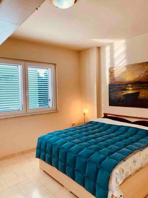 Chic City Retreat - Stylish Apartment In Bllok, Tirana Buitenkant foto