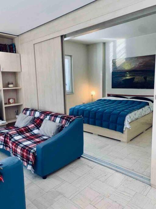 Chic City Retreat - Stylish Apartment In Bllok, Tirana Buitenkant foto